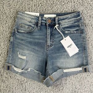 Vervet Shorts Womens Extra Small Midi Light Wash Distressed Holes Raw Hem NEW